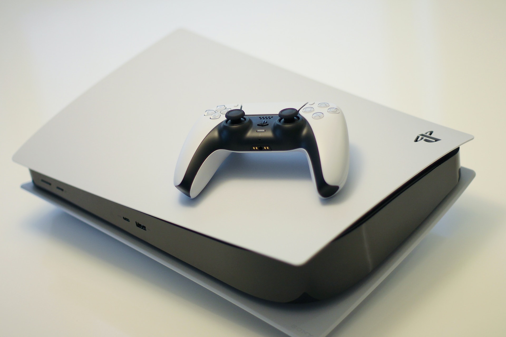 Czy gry z PS4 działają na PS5