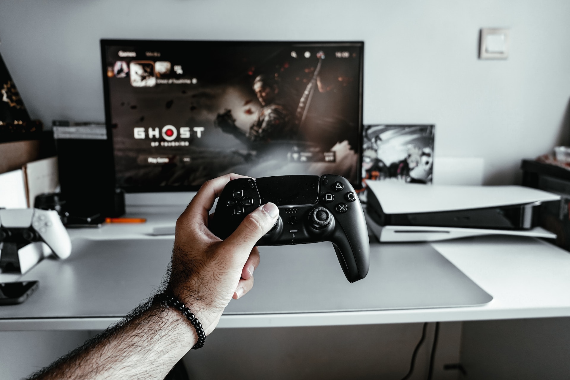 Czy gry z PS5 działają na PS4